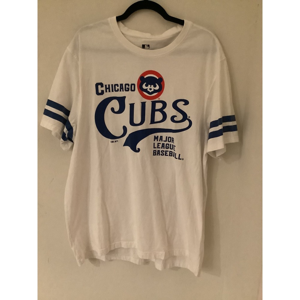 Men's MLB Chicago Cubs Graphic T-Shirt White Blue Striped Sleeve Size Large-NWOT - Picture 1 of 3